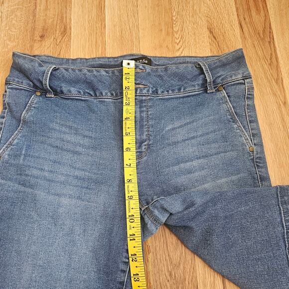 D. Jeans Stretch Denim Bermuda Shorts Women’s 12 Blue Mid Rise Casual Summer - Picture 6 of 8